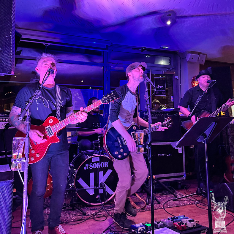 The Rhodos Bar - Mondays open mic night - Morzine Bar The Rhodos Bar - open mic night - Morzine Bar